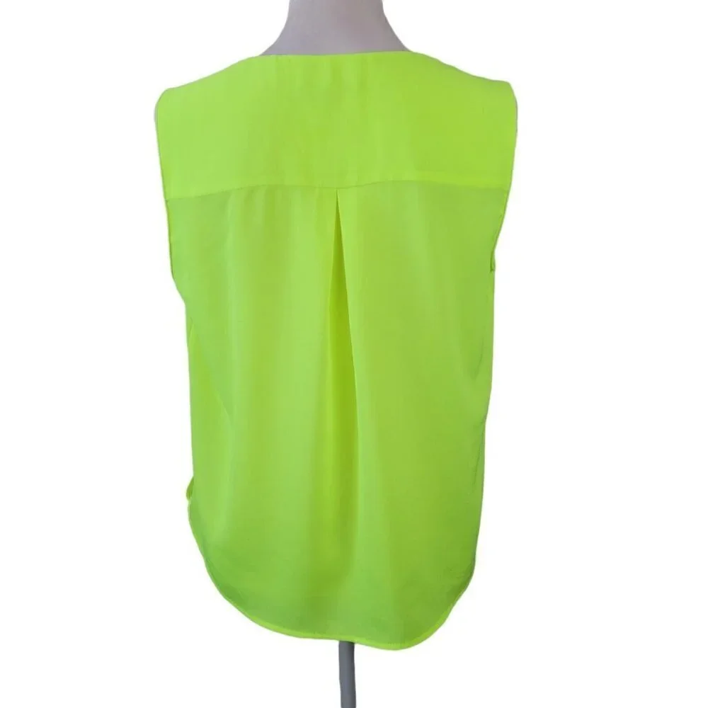 Gianni Bini Sz Small Neon Yellow Sleeveless Blouse Faux Wrap Pleated Shoulders - Picture 3 of 6